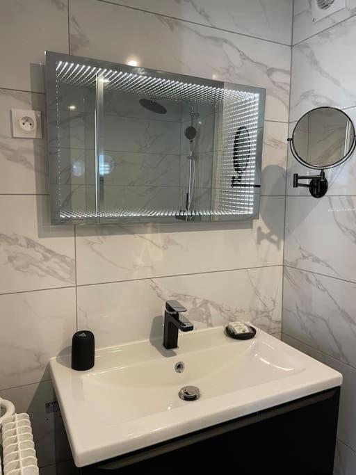 90M2 Hyper Centre Sauna ستراسبورغ المظهر الخارجي الصورة